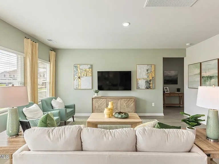 2118 Cherry Creek Rd — Photo 4