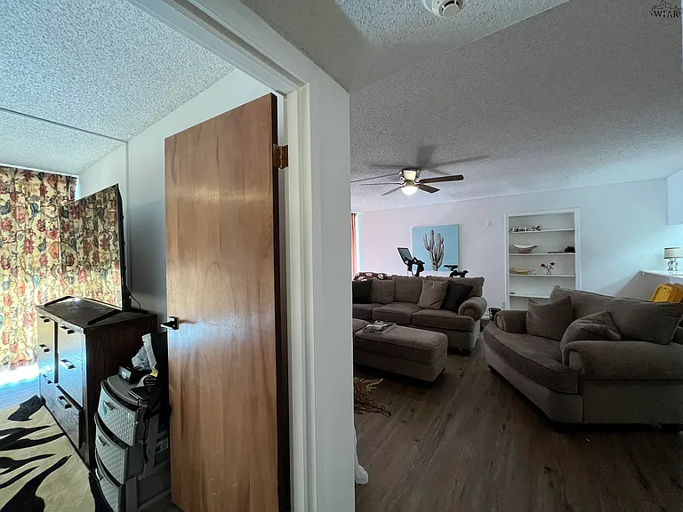 2100 Santa Fe St — Photo 7