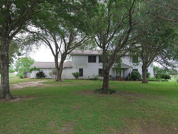 5th image of 210 Cedar Creek Dr