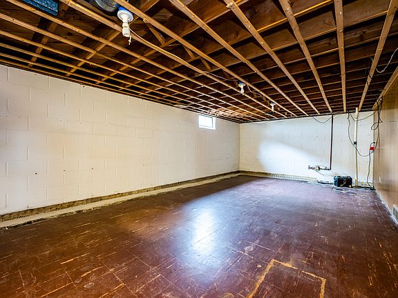 5th image of 1408 Marion Ave