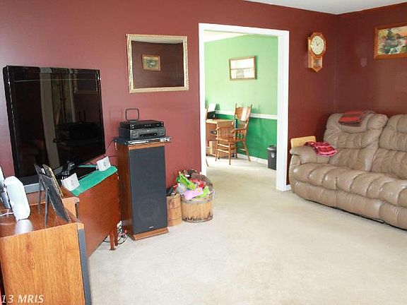 5th image of 121 Meadowland Way