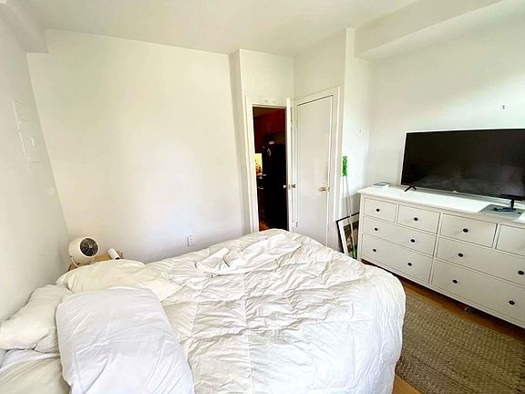 2nd image of 35 Ten Eyck St #2C
