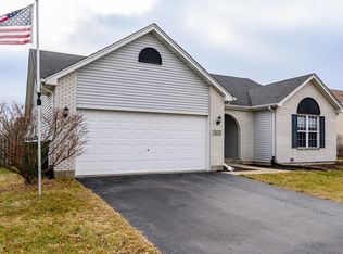 1073 San Mateo Dr, Romeoville, IL 60446