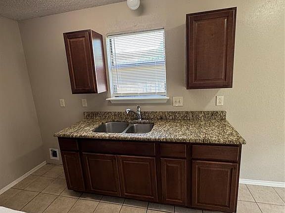 5th image of 922 Westover Dr