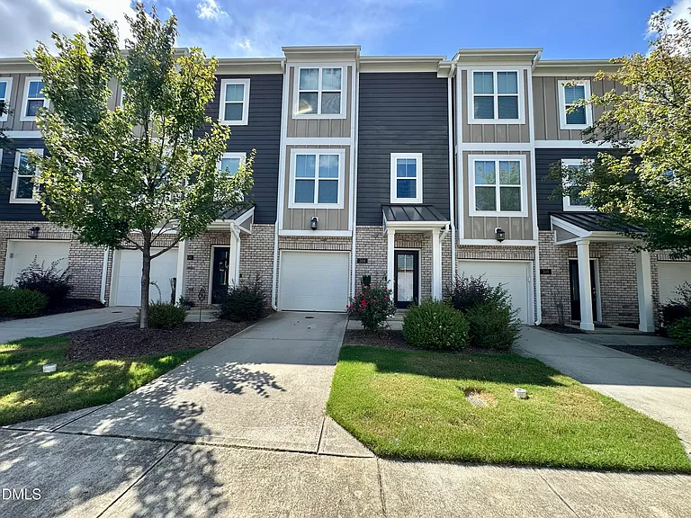 304 Skymont Dr — Photo 1