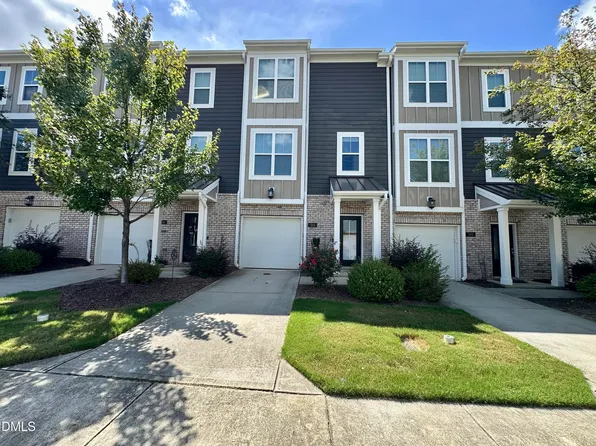 304 Skymont Dr, Holly Springs, NC 27540