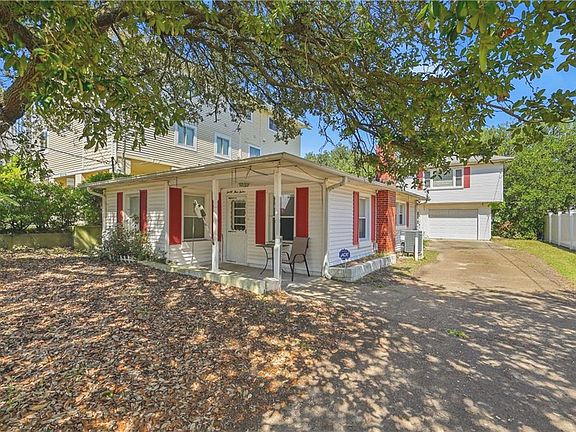 5th image of 2312 Walke St