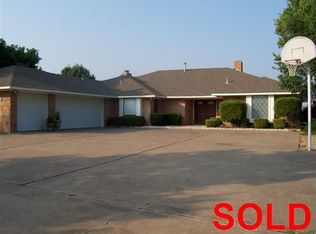 1507 Lakeview Ct, Granbury, TX 76048