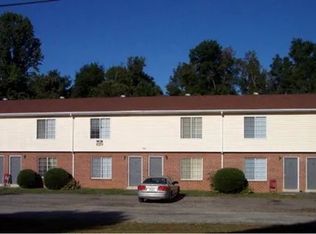905 Palace Ct #905PAL-32, Martinsville, VA 24112