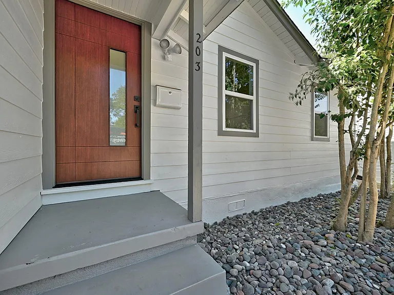 203 Nelray Blvd — Photo 3