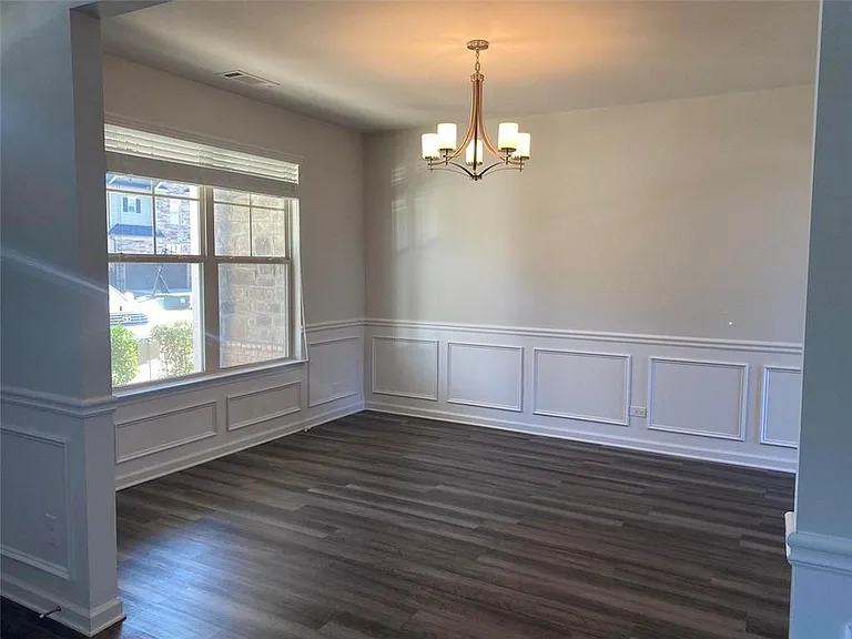 5650 Mirror Lake Dr — Photo 6