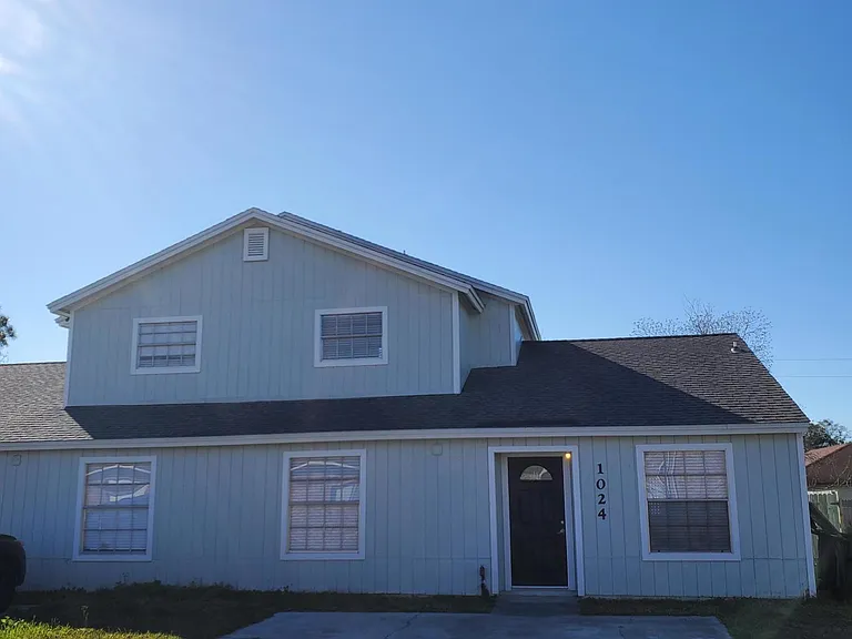 1024 Snug Harbour Ct — Photo 1