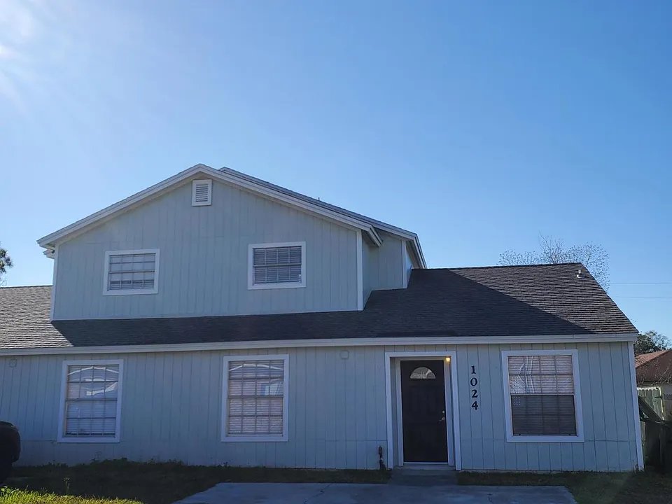 1024 Snug Harbour Ct