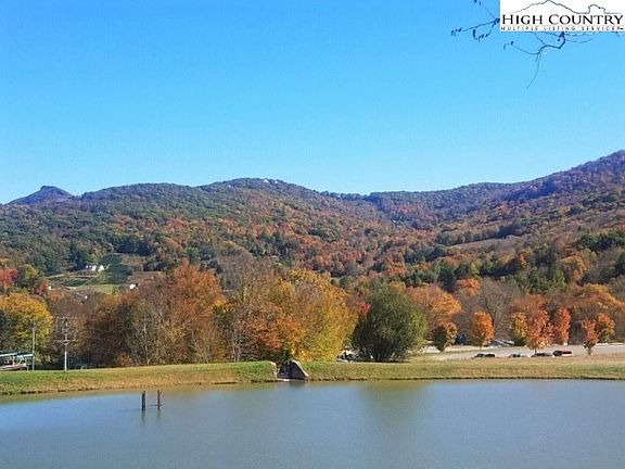 3rd image of 1040 Sugar Mountain Drive #C-18