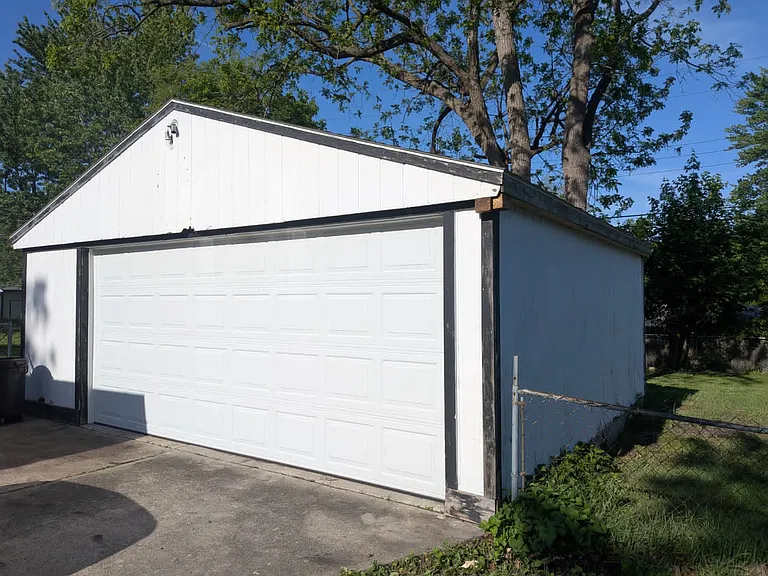 3009 Emmons Ave — Photo 5
