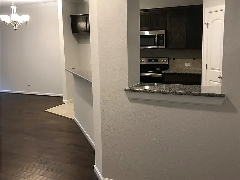 2203 Highland Villa Ln — Photo 11