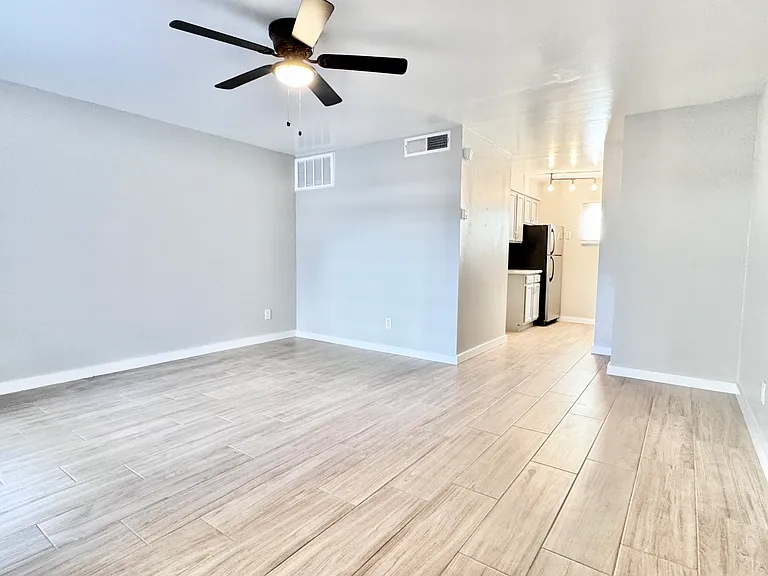 45 Lexington — Photo 16