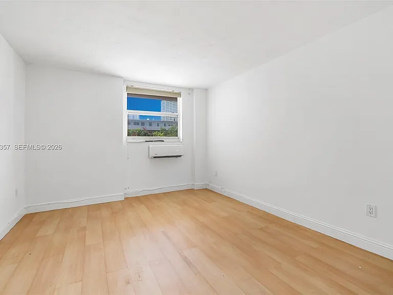 1300 Lincoln Rd #B402 — Photo 16