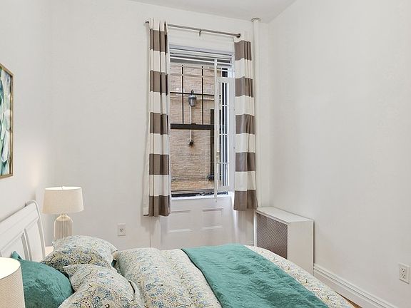 5th image of 3117 Broadway APT 2