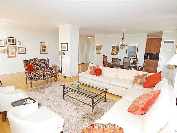 5th image of 26910 Grand Central Pkwy APT 23D