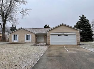 880 Barclay Ct, Troy, MI 48085