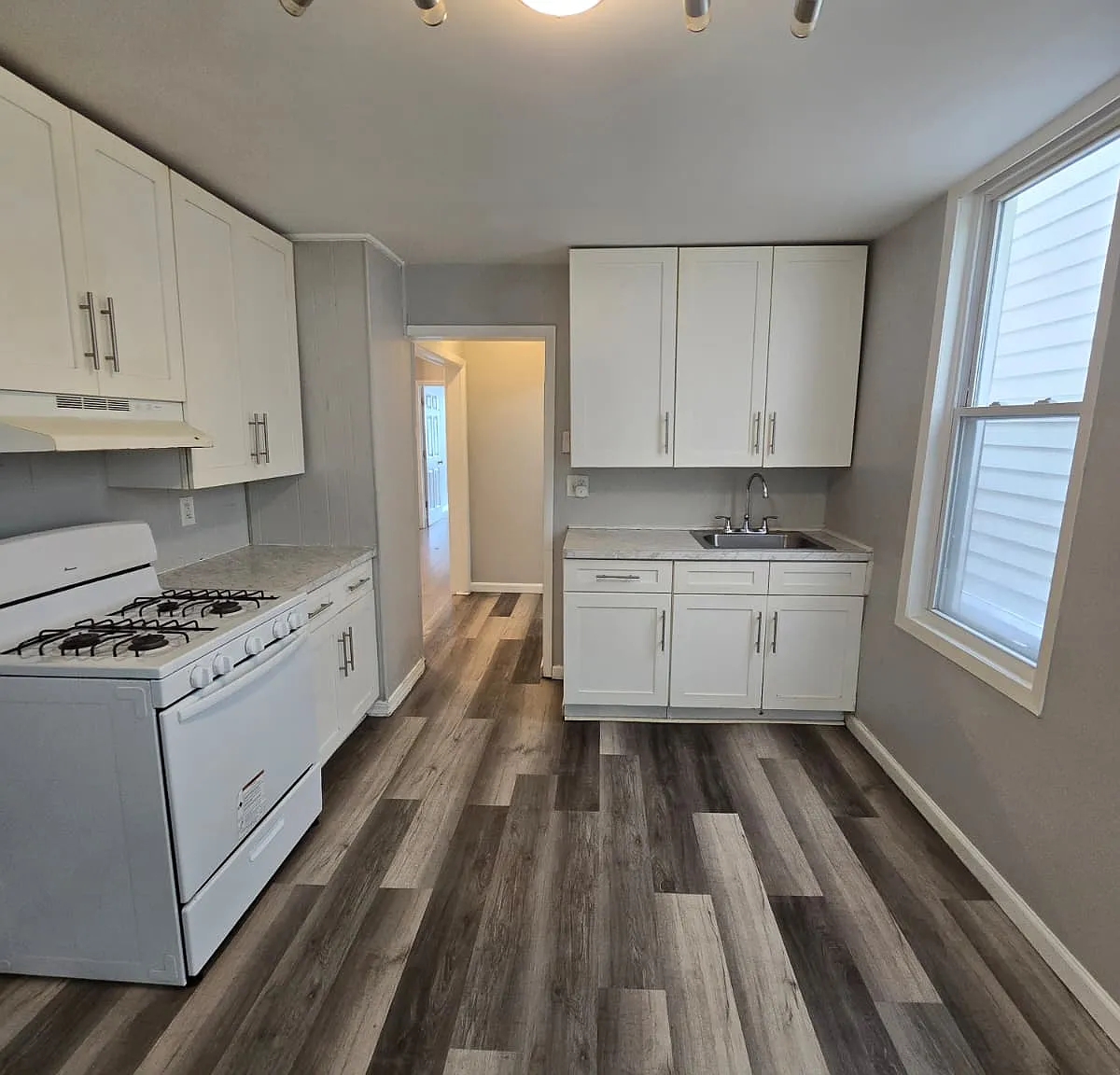 3 bed, $2,500 — Photo 1