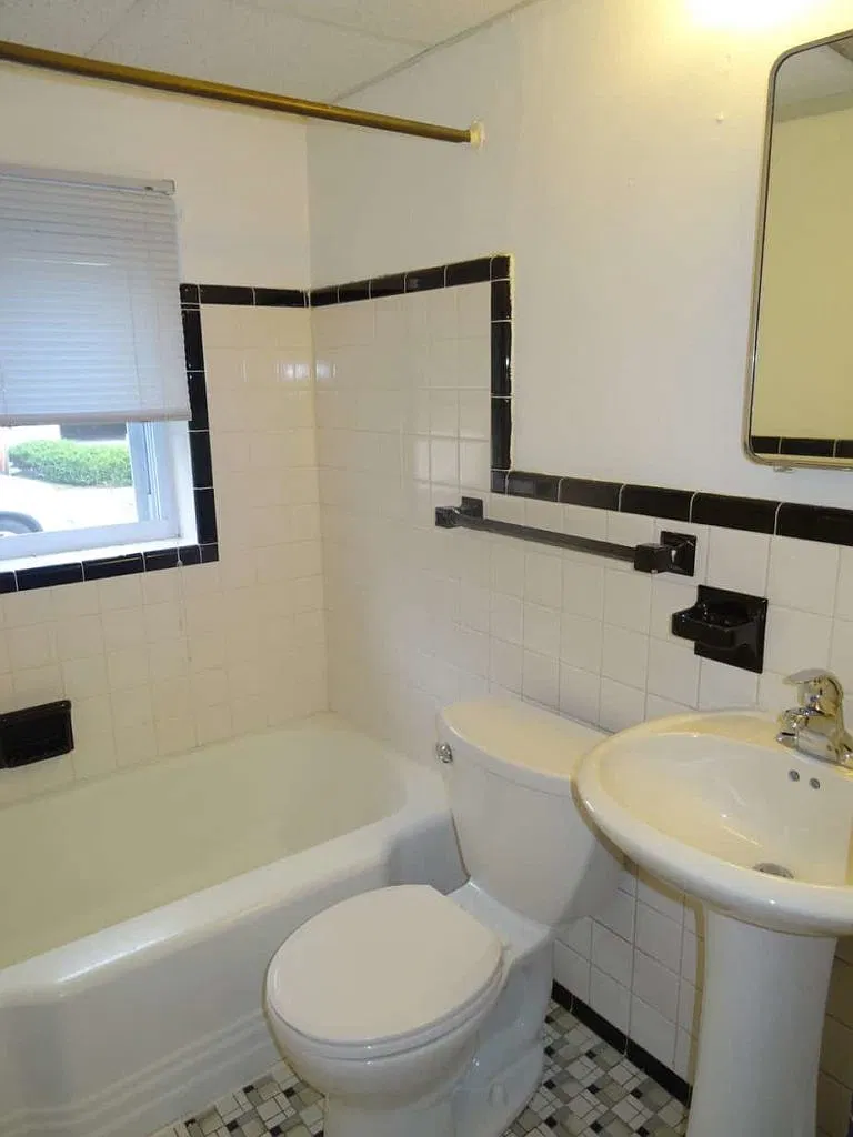 231 Louis St — Photo 3