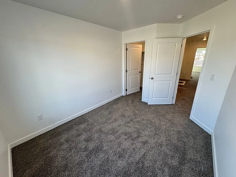 2814 E Fireweed Ln — Photo 9