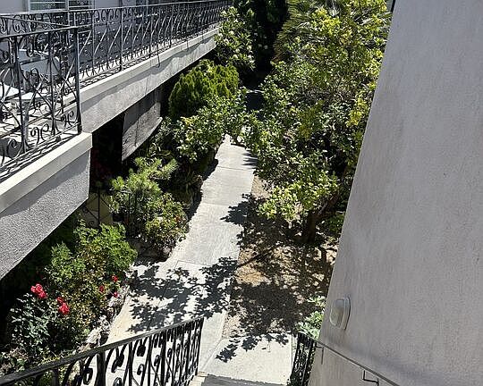 3rd image of 1600 N Hobart Blvd APT 16