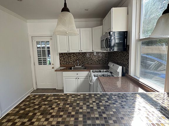 4th image of 127 Chubbuck St