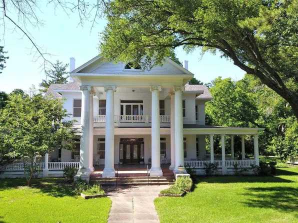 601 Hodges St, Palestine, TX 75801