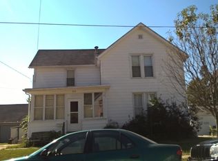 833 W Elk St, Freeport, IL 61032
