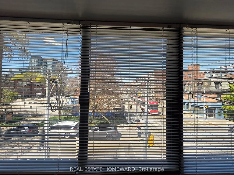 425 Queen St E #A — Photo 8
