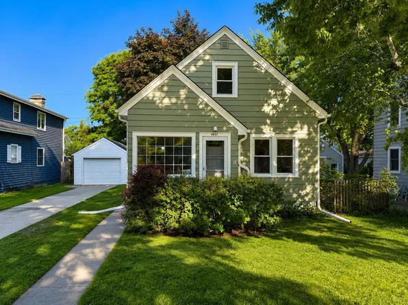 4937 N Hollywood AVENUE, Whitefish Bay, WI 53217