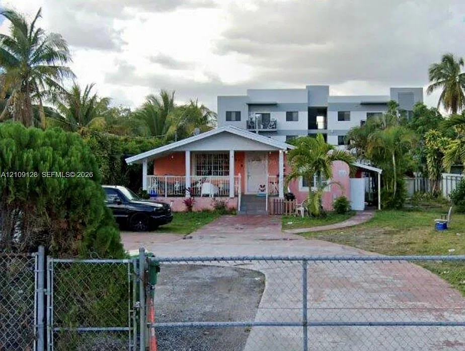 2420 NW 23rd Ct