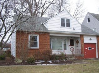 9403 Snow Rd, Parma Heights, OH 44130