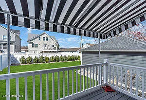 111 Sanborn Ave — Photo 43