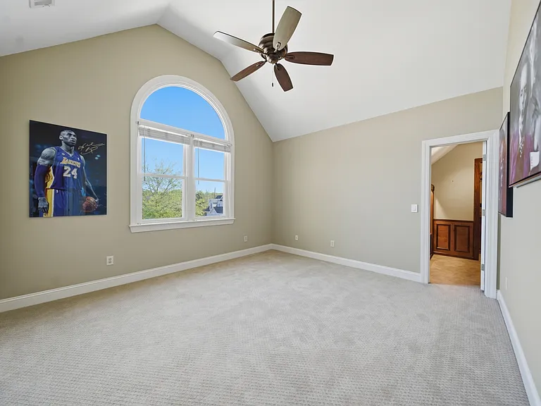 10 Hickory Hall Ct — Photo 18