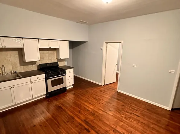 8616 S Escanaba Ave #1, Chicago, IL 60617