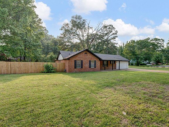 3rd image of 3711 Hermitage Dr