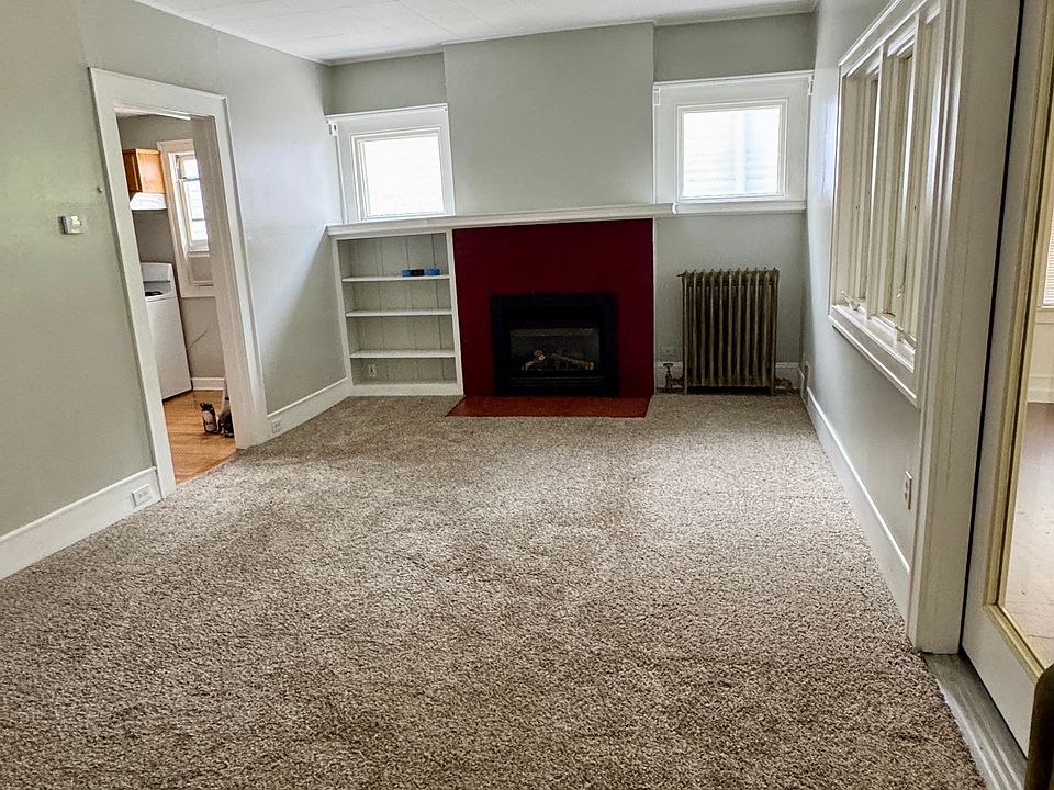 Living Room with Gas Fireplace