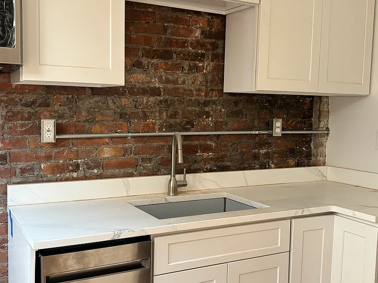 85 N Margin St #3 — Photo 7