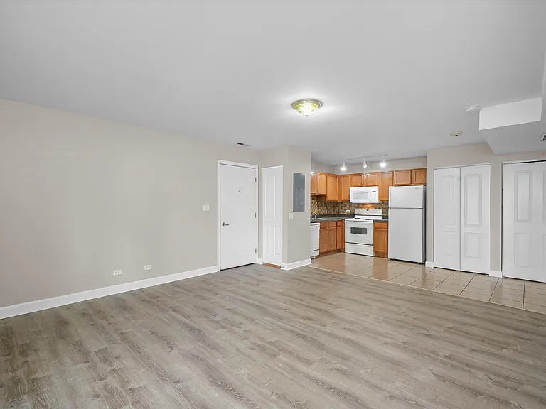 3423 Ridgeland Ave #101 — Photo 4