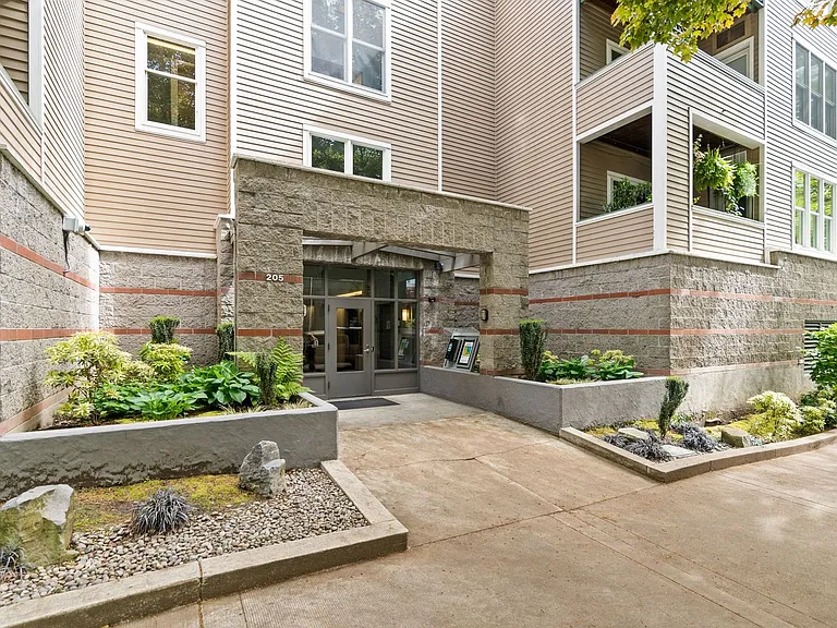 205 SW Montgomery St #204 — Photo 65