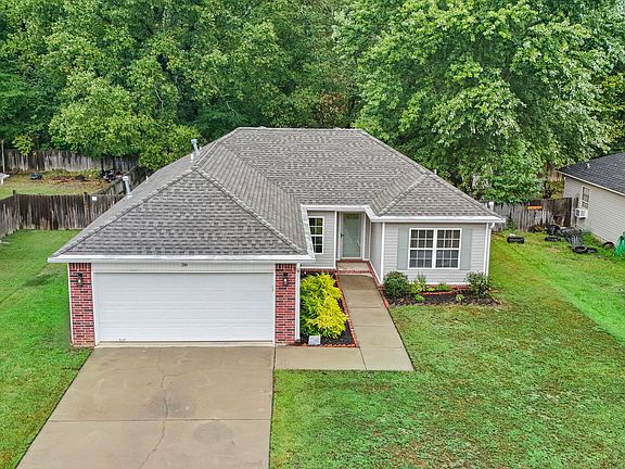 3rd image of 36 Weatherwood Dr