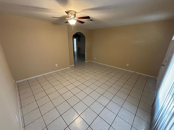 3rd image of 982 N Ed Pastor Ave
