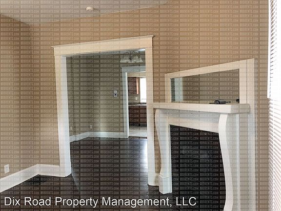 3rd image of 307 Crawford St