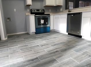 2701 Pioneer Ln, Lancaster, TX 75146