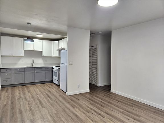 2nd image of 1630 S Gramercy Pl APT 6