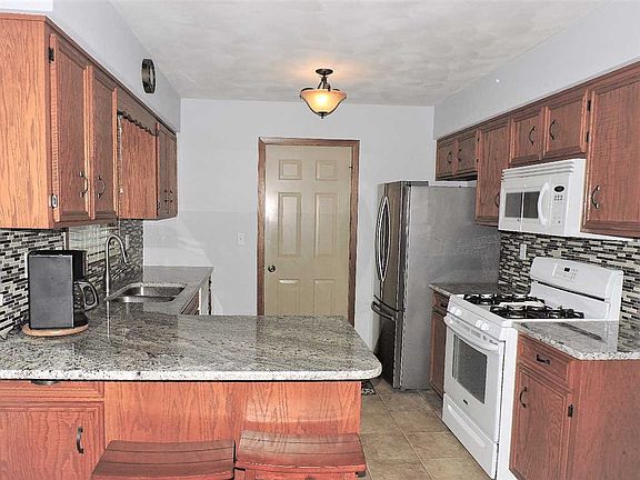 4th image of 4460 Windsor Ct